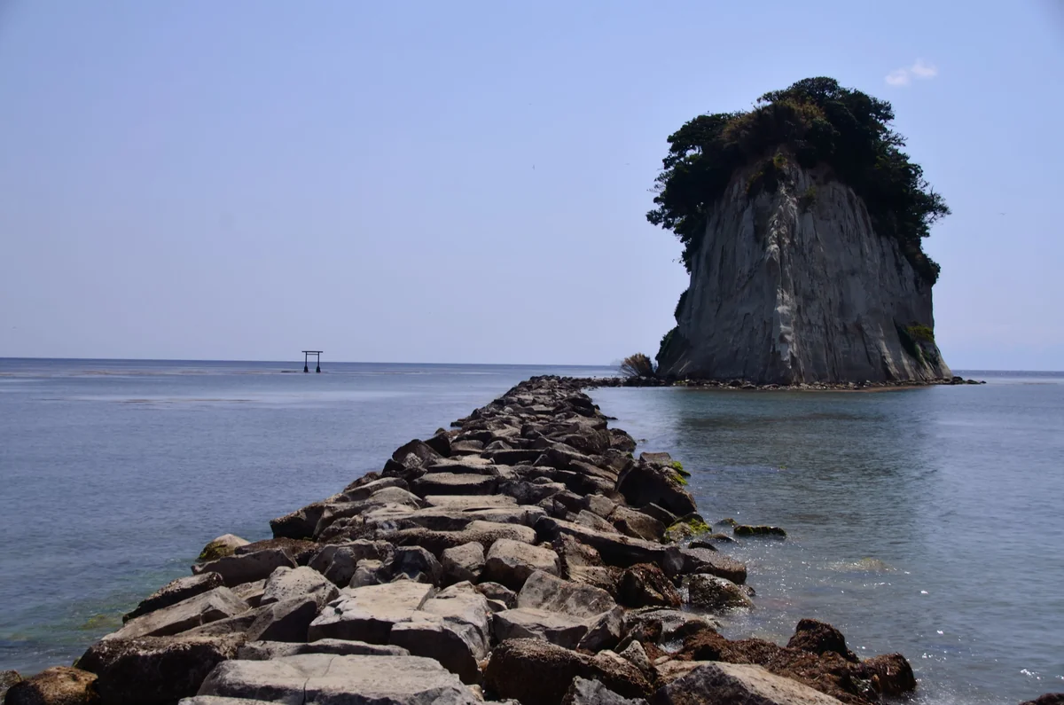 投稿写真：見附島　凪の海