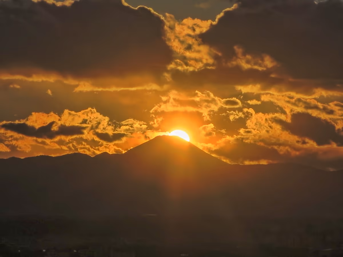 投稿写真：雲間のダイヤモンド富士