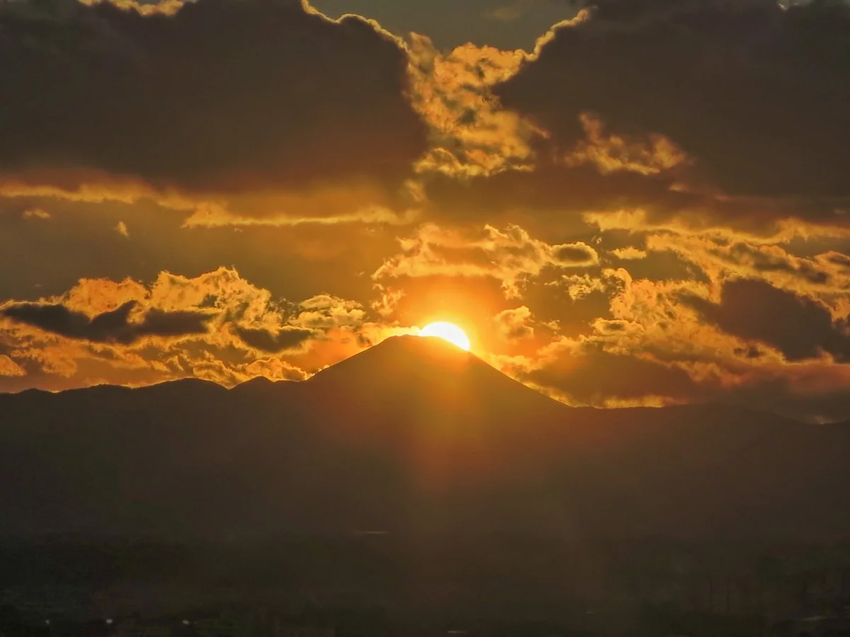 投稿写真：雲間のダイヤモンド富士