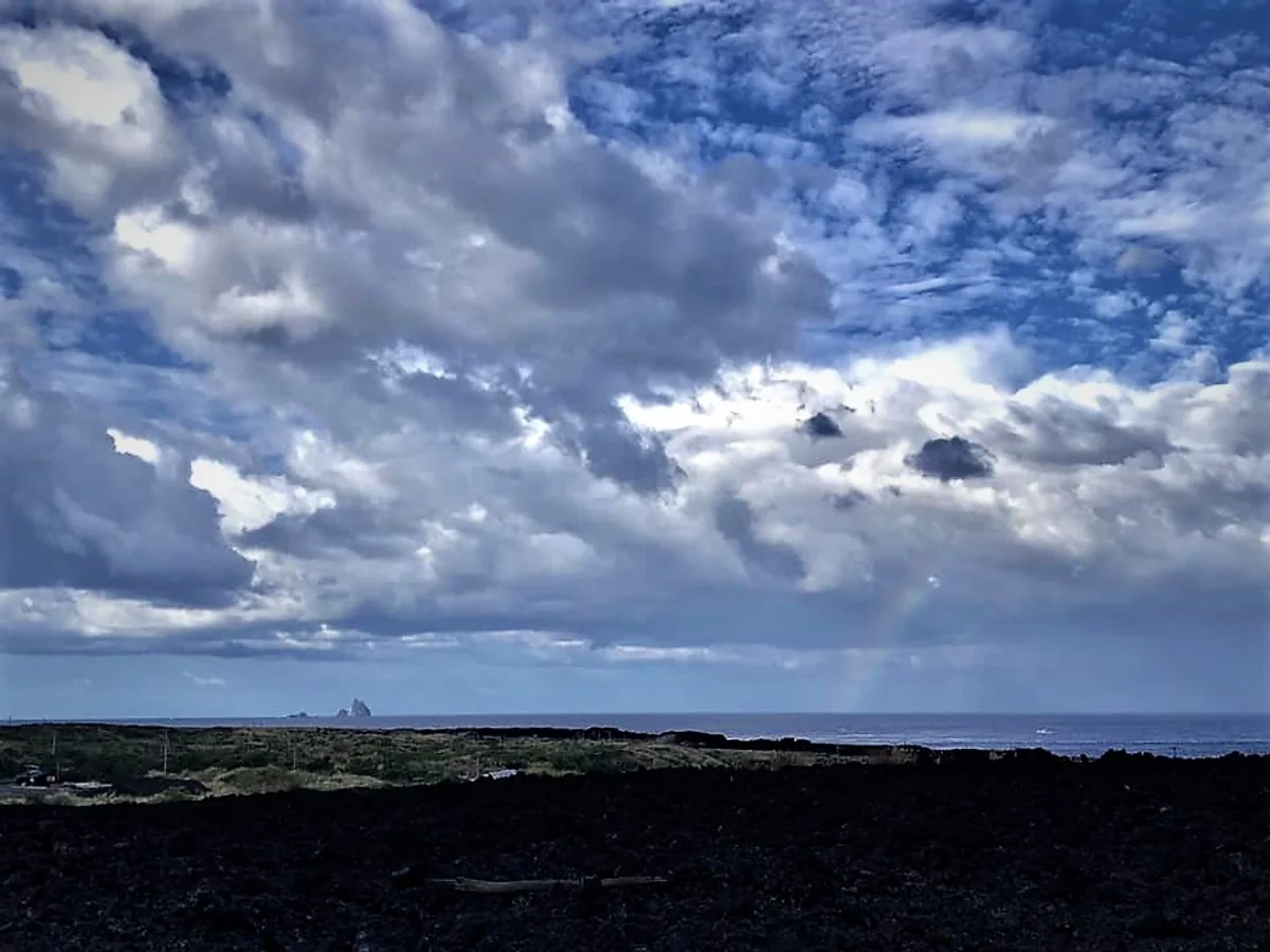 投稿写真：三本岳とうっすら虹