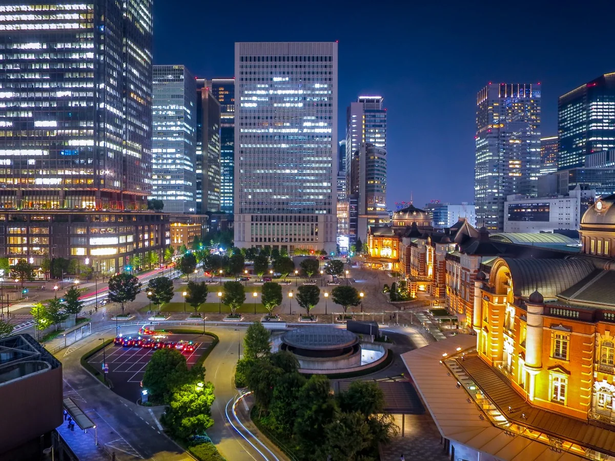 投稿写真：東京駅丸の内駅前広場の夜景