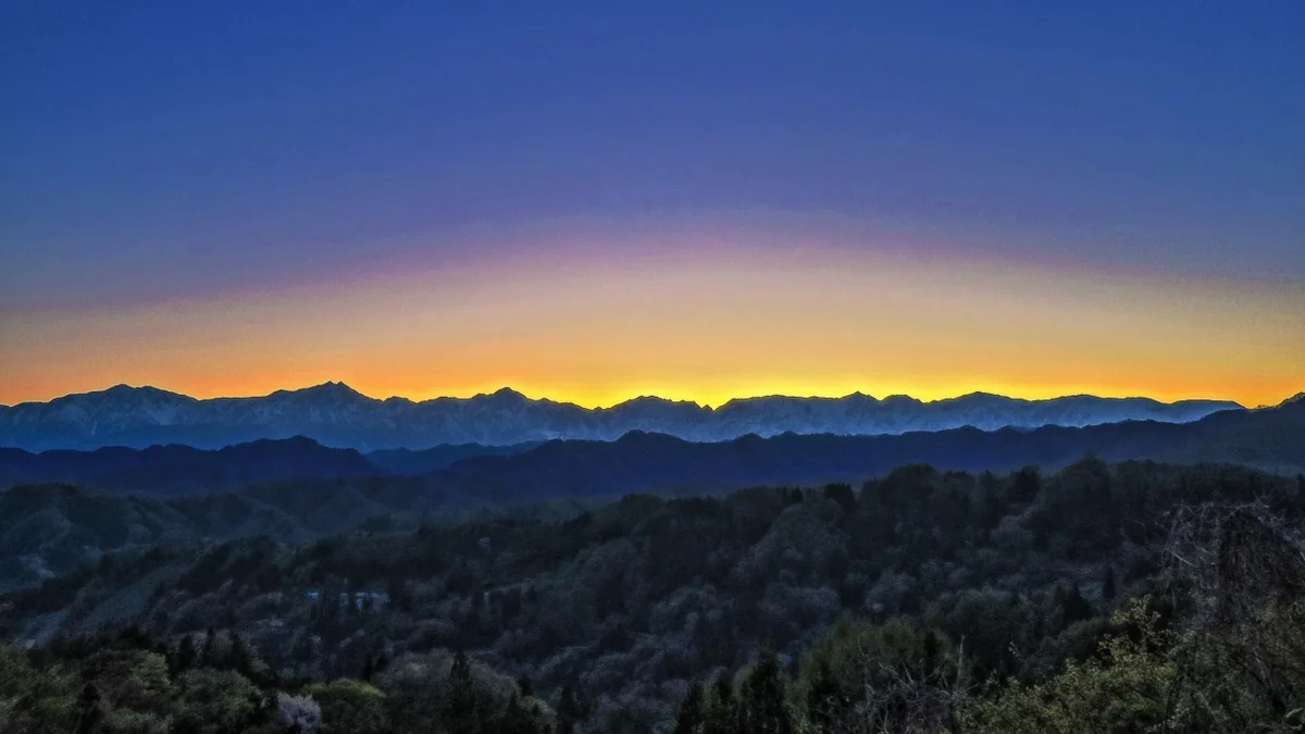 投稿写真：北アルプス夕焼けグラデーション