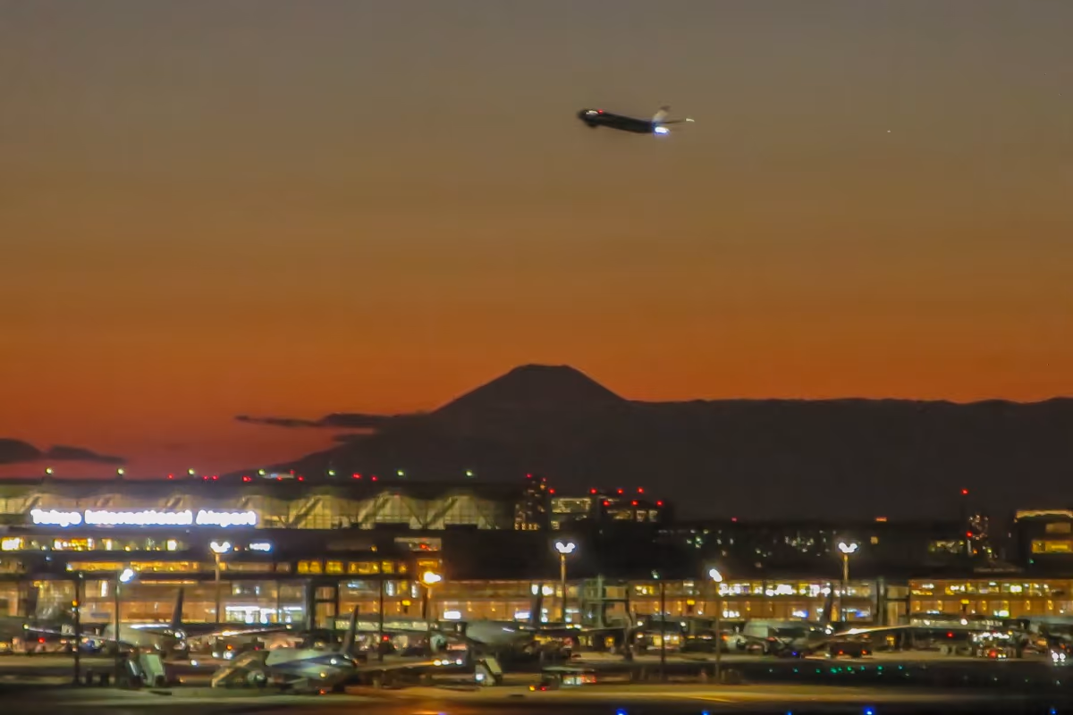 投稿写真：夜間飛行