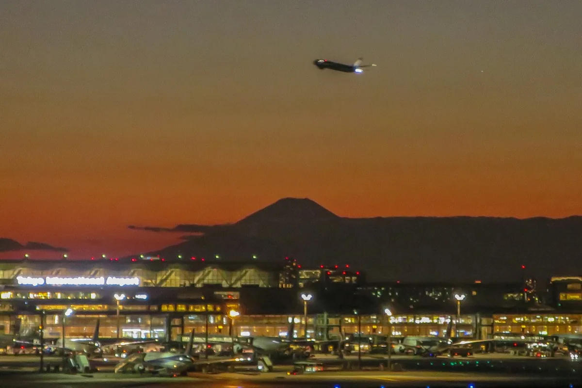 投稿写真：夜間飛行