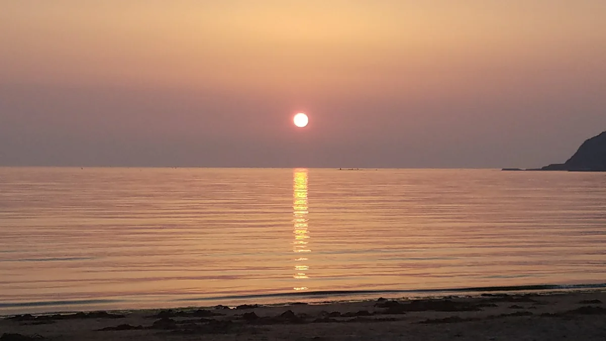 投稿写真：故郷の海に沈む夕陽