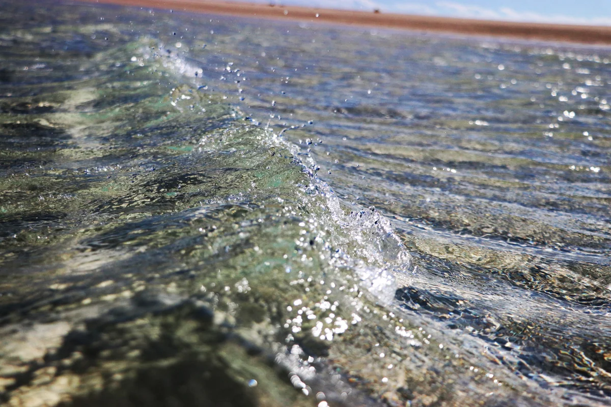 投稿写真：久米島ハテの浜の透明な波