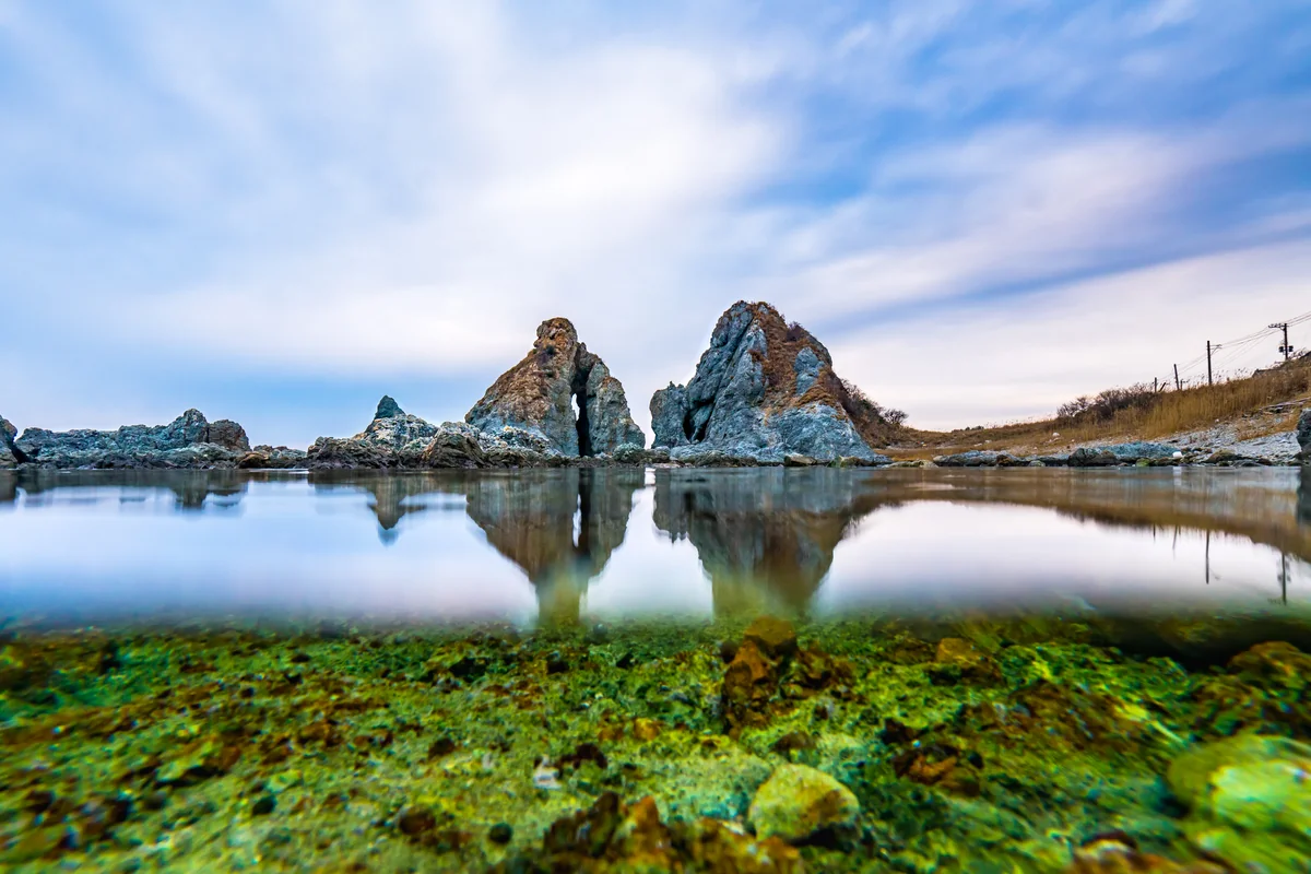 投稿写真：夫婦岩の半水面写真