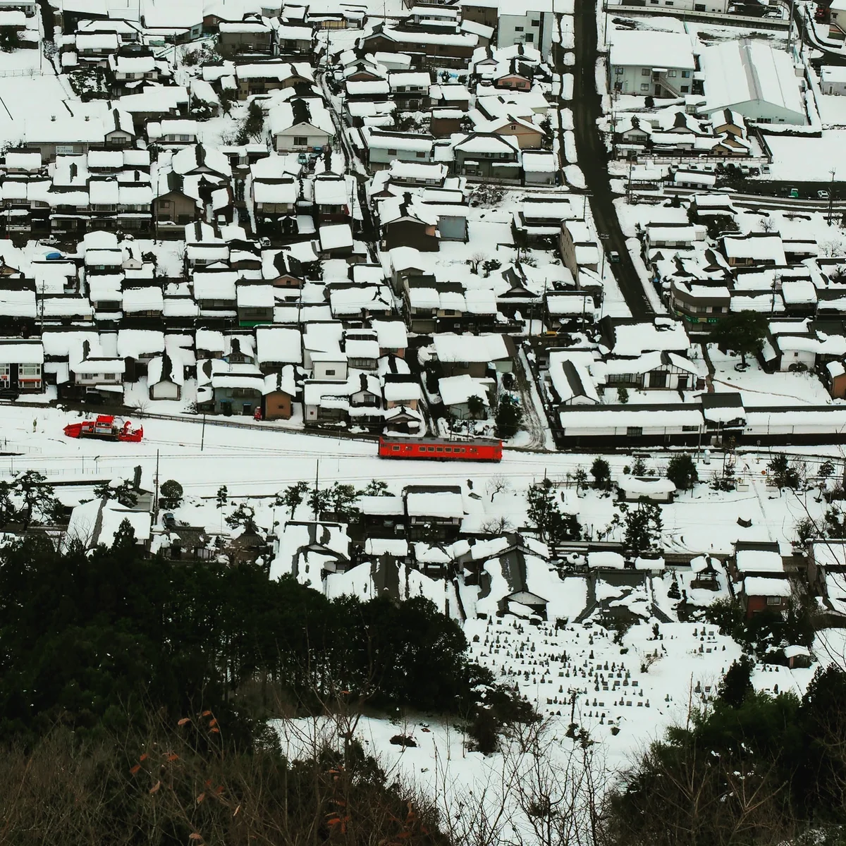 投稿写真：雪を走る列車