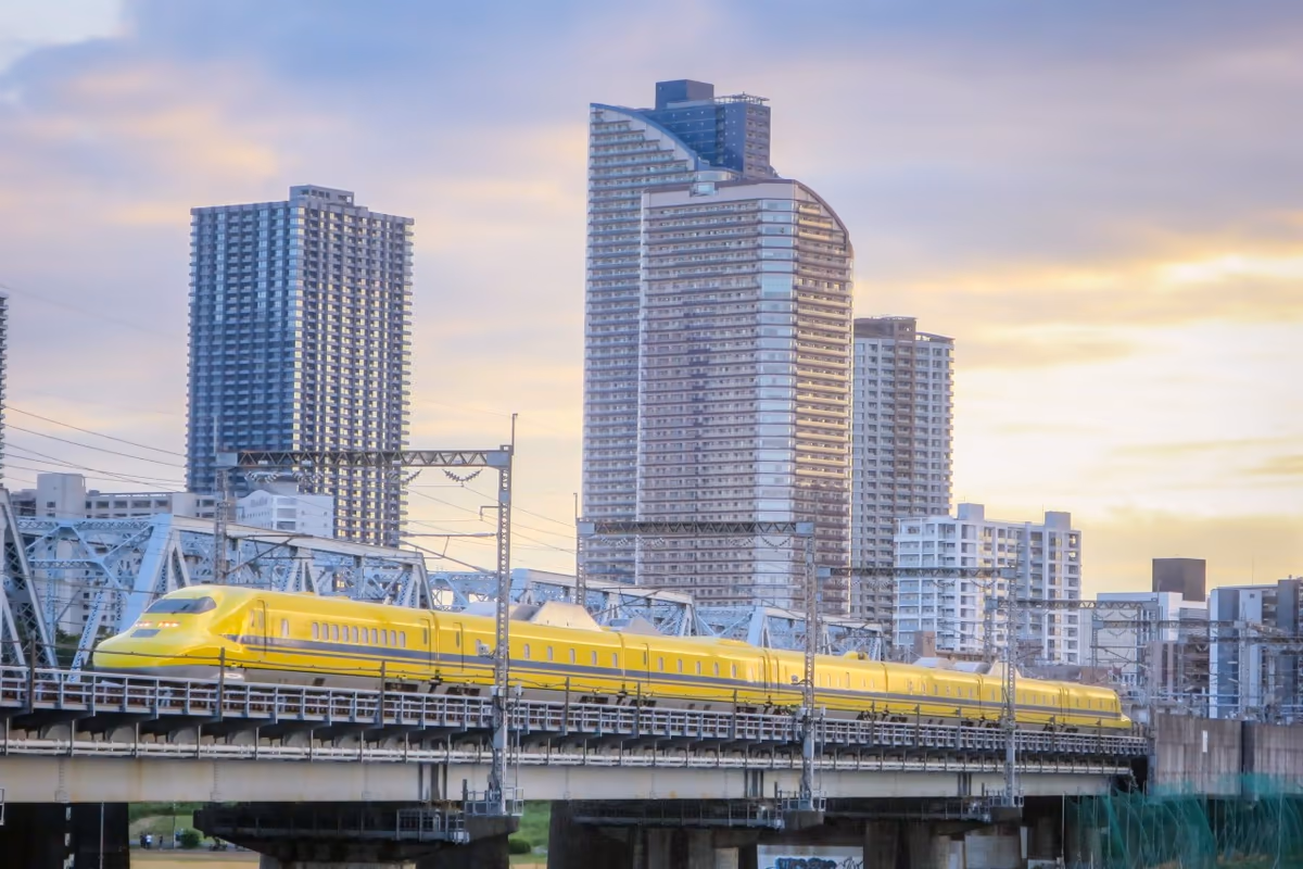 投稿写真：タワマンとドクターイエロー
