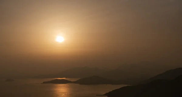 投稿：紫雲出山