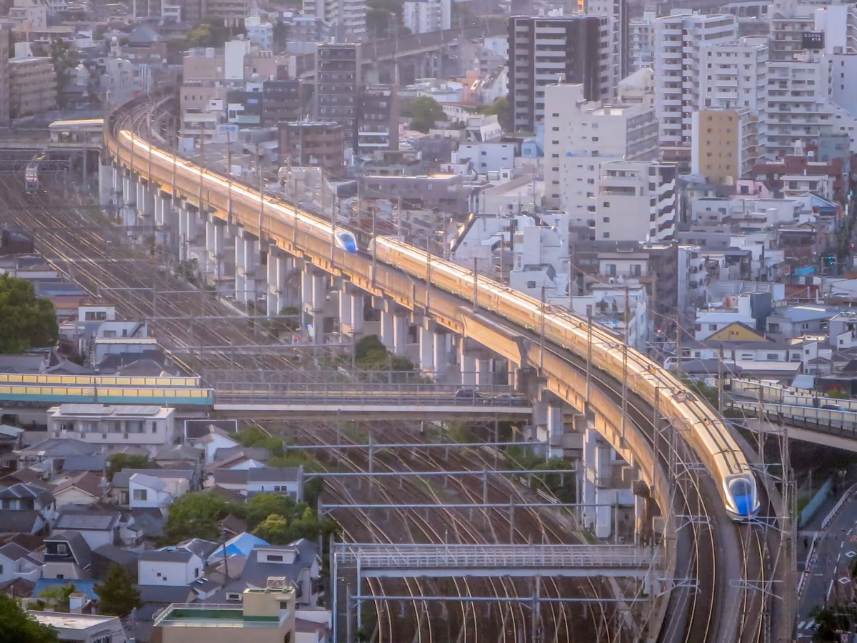 投稿写真：JR東日本新幹線E7とE7のすれ違い