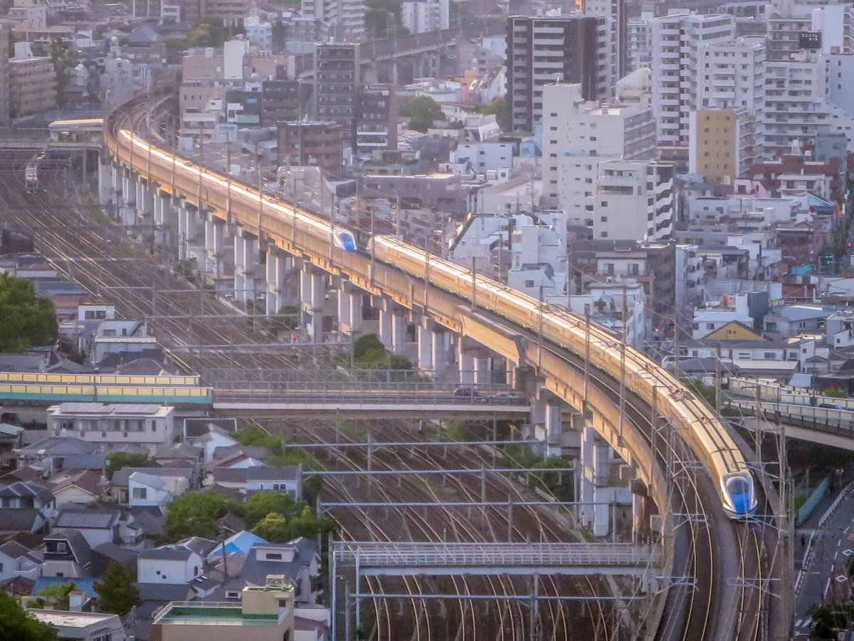 投稿写真：JR東日本新幹線E7とE7のすれ違い