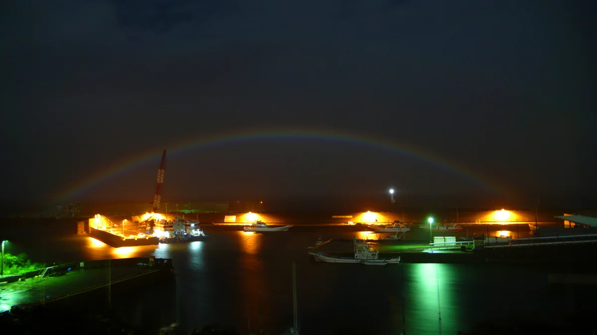 投稿写真：ナイトレインボー（夜の虹）