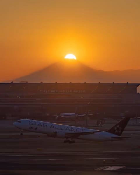 投稿：飛行機とダイヤモンド富士山