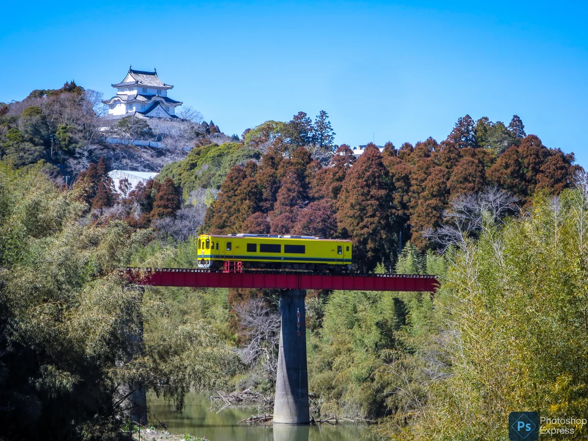 投稿写真：大多喜城とイエロートレイン