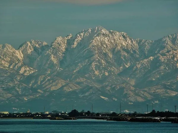 投稿：海越しの立山劔岳