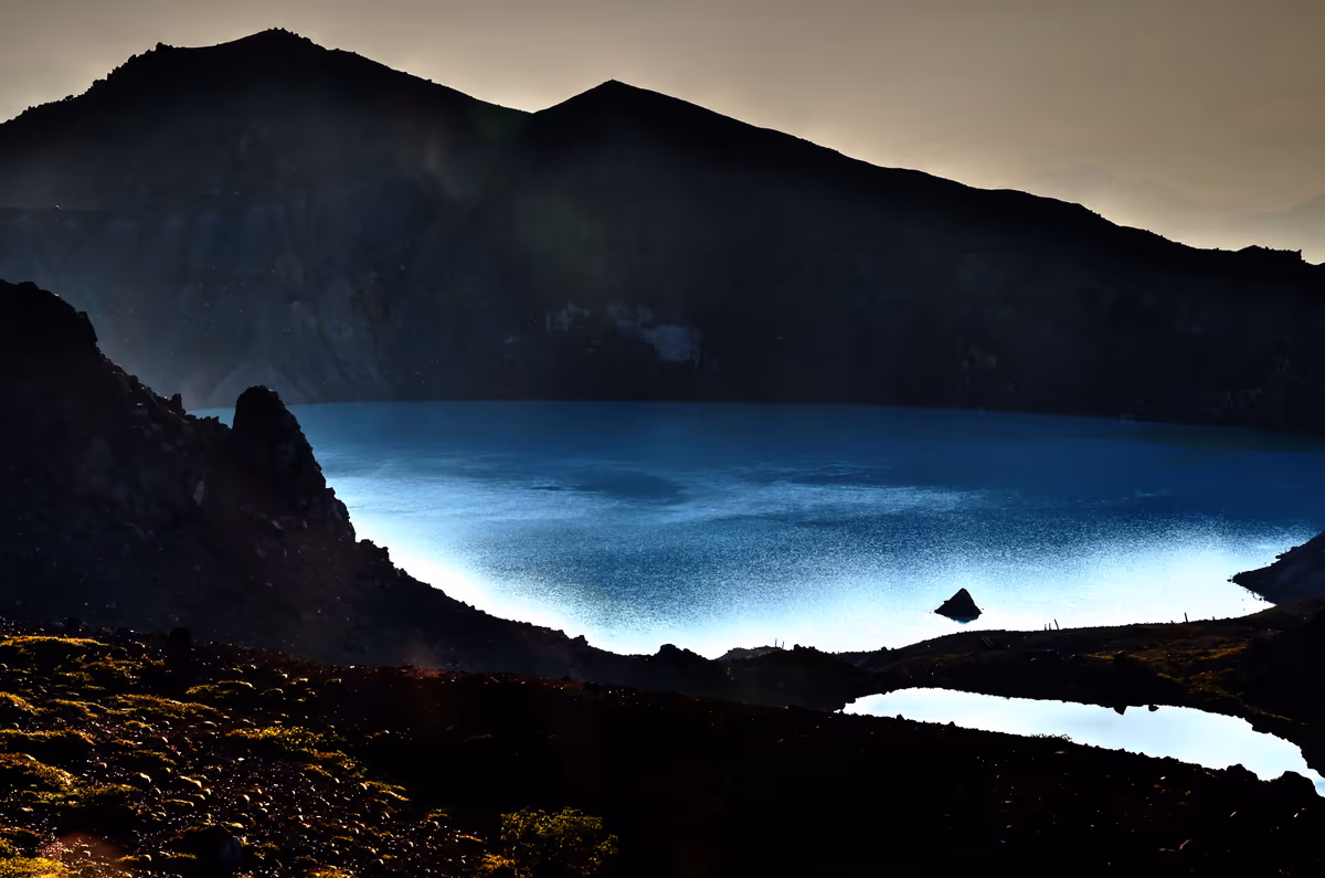 投稿写真：草津白根山湯釜