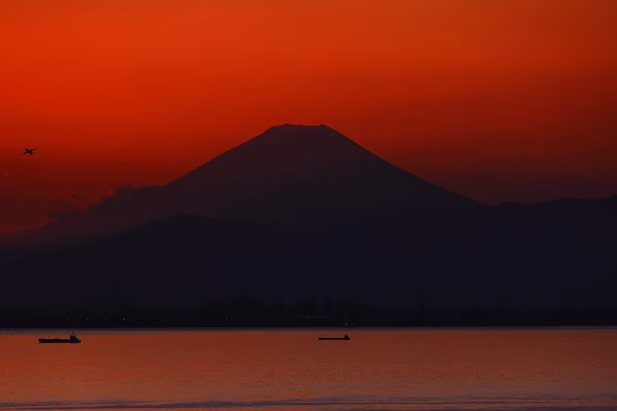 投稿写真：茜燃ゆる富士山