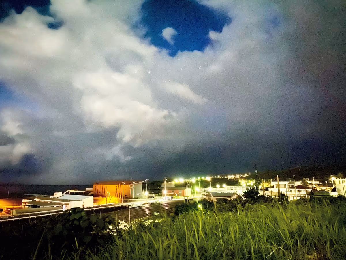 投稿写真：夜の虹