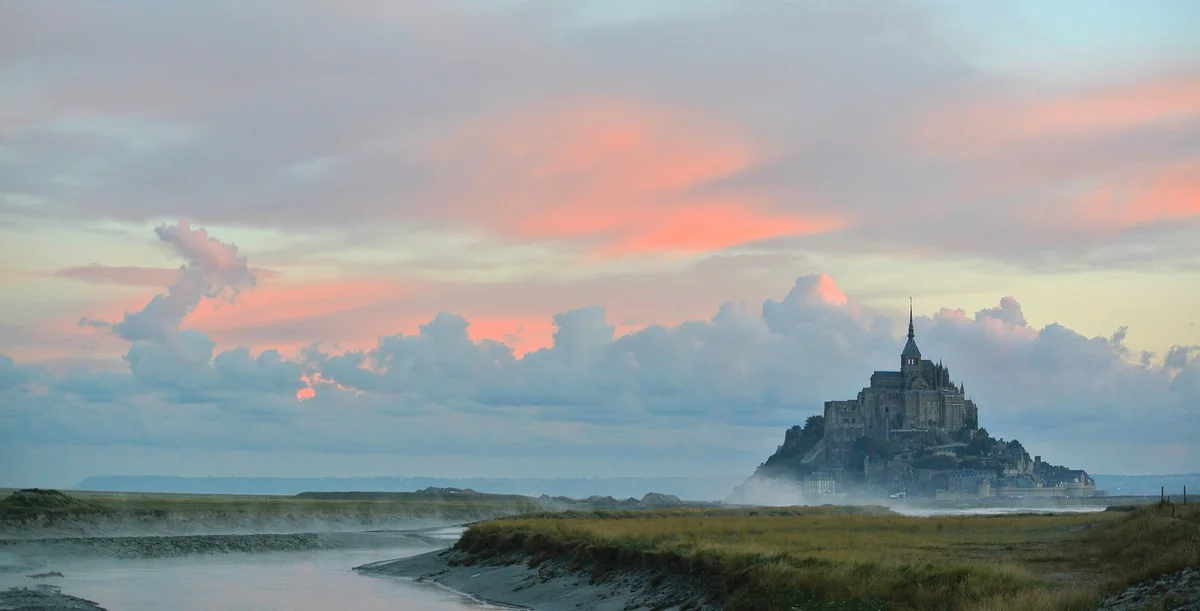 投稿写真：モン・サン＝ミシェルの朝焼け