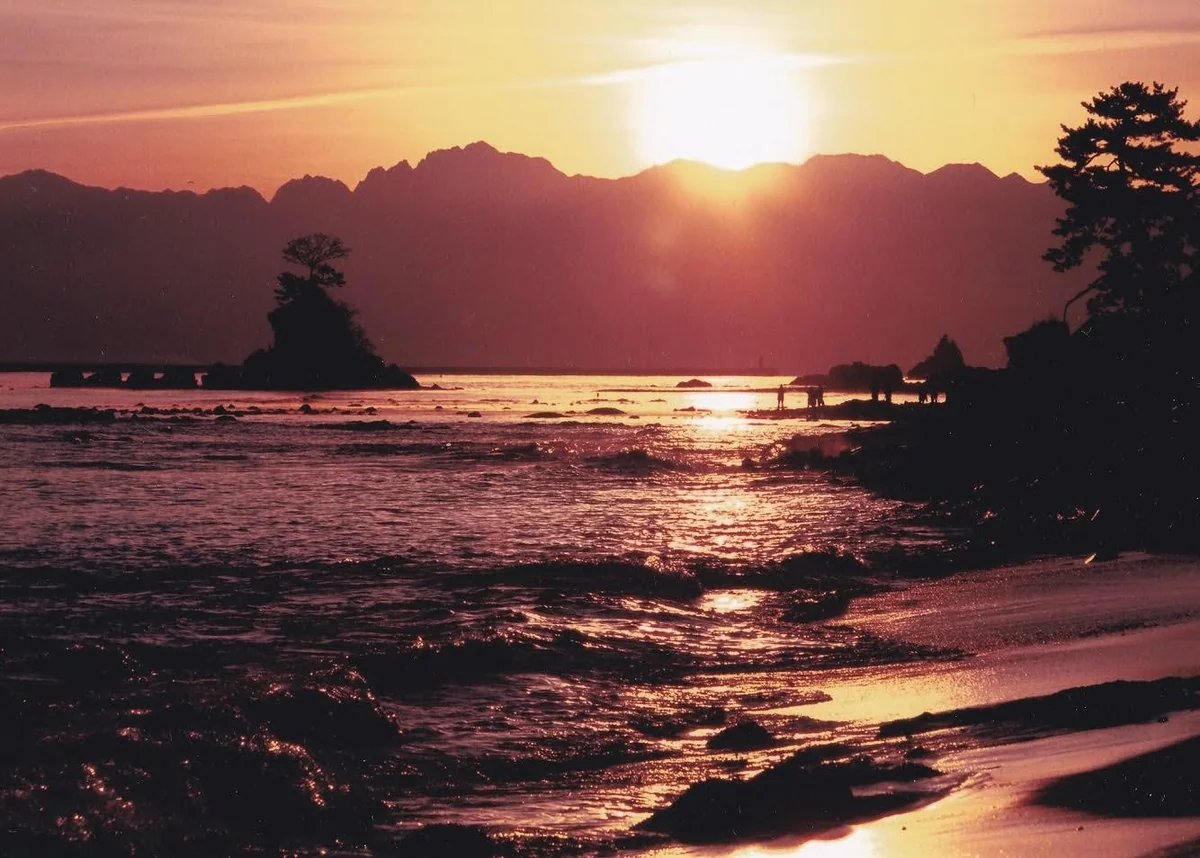投稿写真：富山県氷見市雨晴海岸