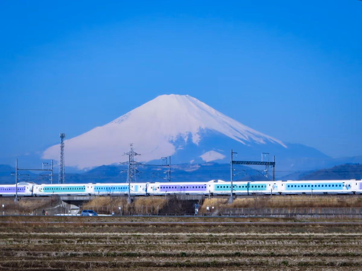 投稿写真：ディズニー新幹線と化粧直しした富士山