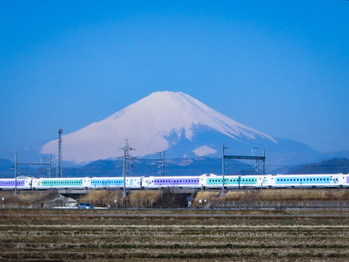 投稿写真：ディズニー新幹線と化粧直しした富士山