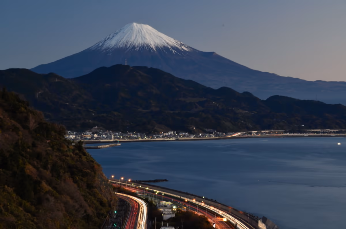 投稿写真：東海道の富士山を見上げれば、弥次喜多の夢を見る