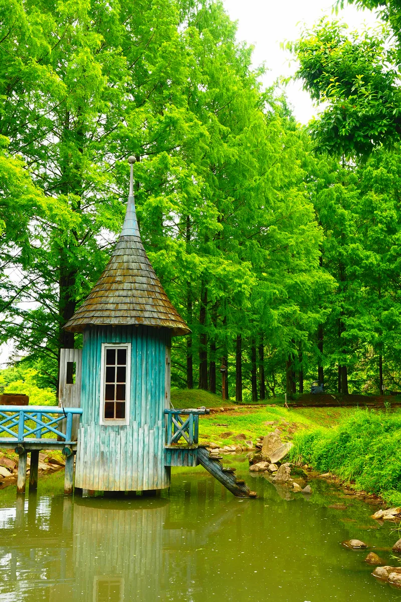 投稿写真：水の上の小さな小屋