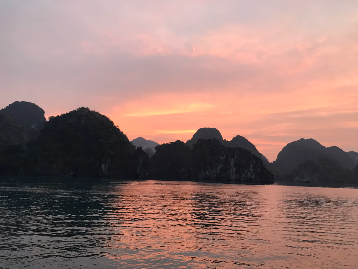 投稿写真：ハロン湾の朝日