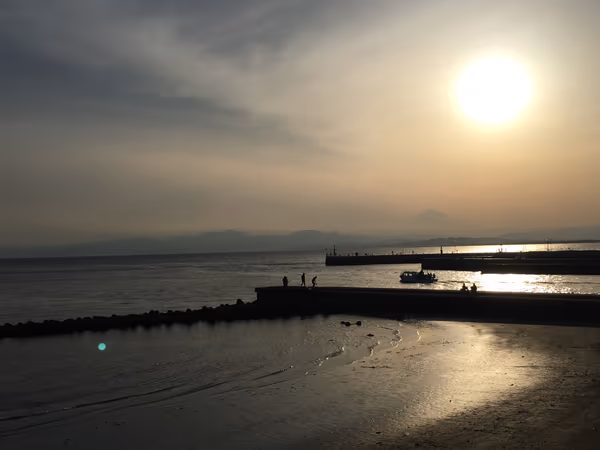 投稿：江ノ島 夕暮れ時に
