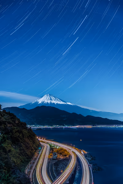 投稿：流れる光