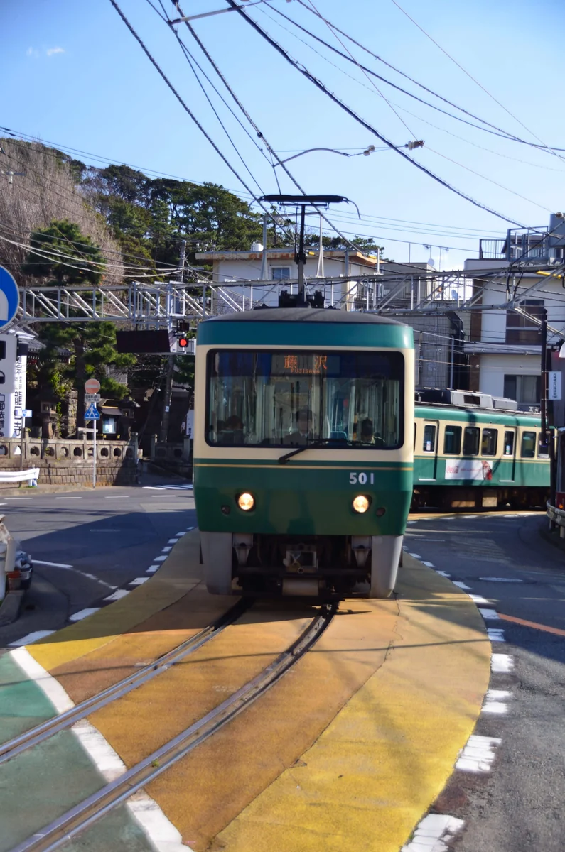 投稿写真：そこのけそこのけ列車が通る