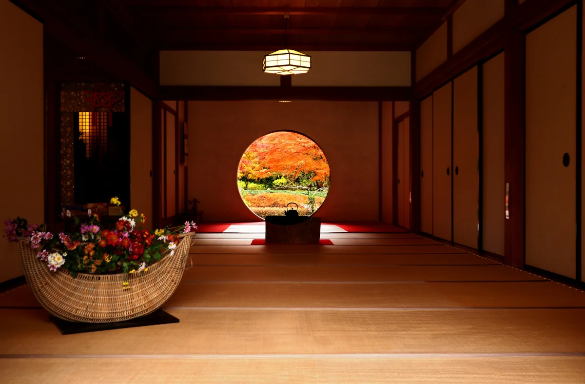 投稿写真：秋の円窓