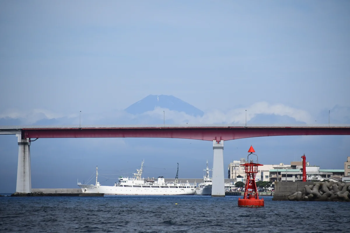 投稿写真：山頂だけひょっこり富士山
