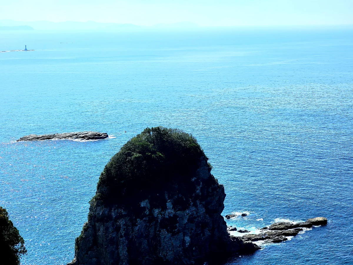 投稿写真：軍艦島がうっすらと。