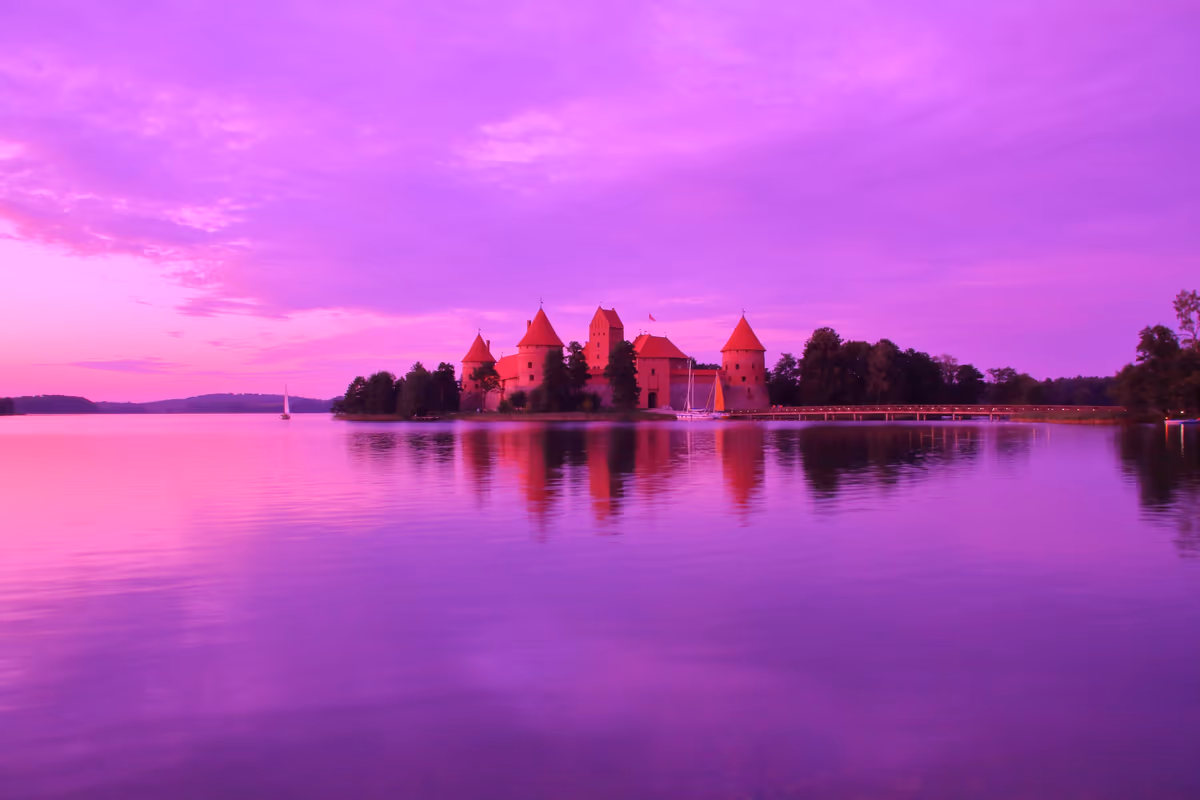 投稿写真：夕焼けのトラカイ城