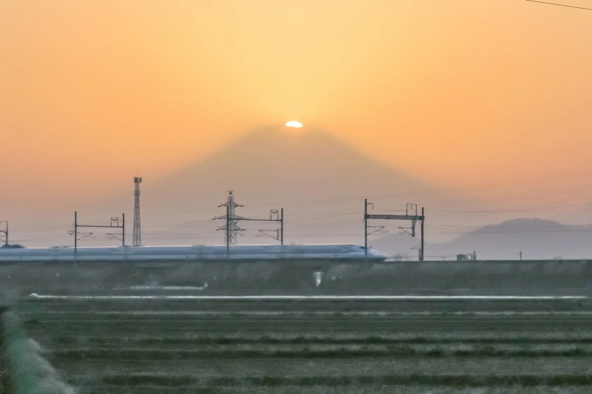 投稿写真：東海道新幹線上りダイヤモンド富士