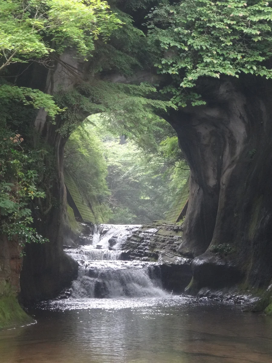 投稿写真：『色々な表情を見せる洞窟』／亀岩の洞窟