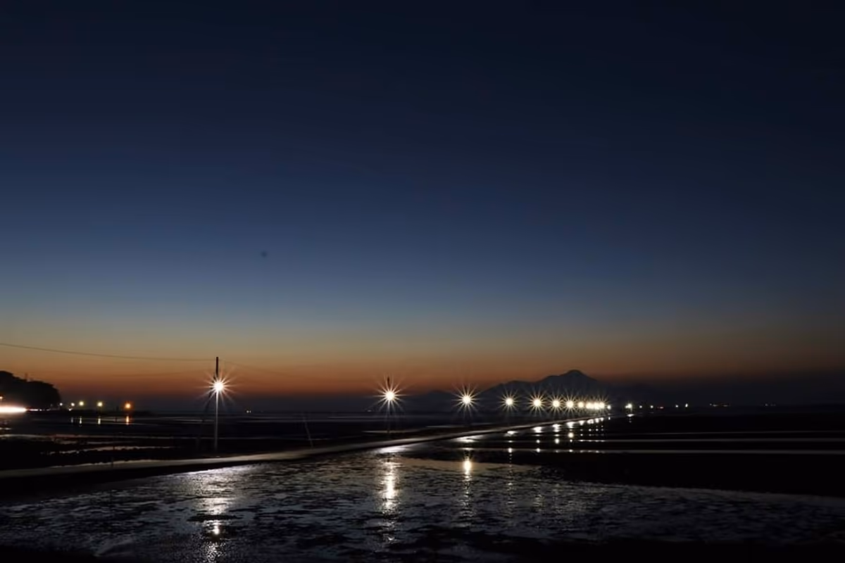 投稿写真：長部田海床路の夕暮れ