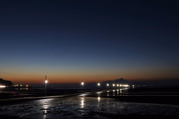 投稿：長部田海床路の夕暮れ