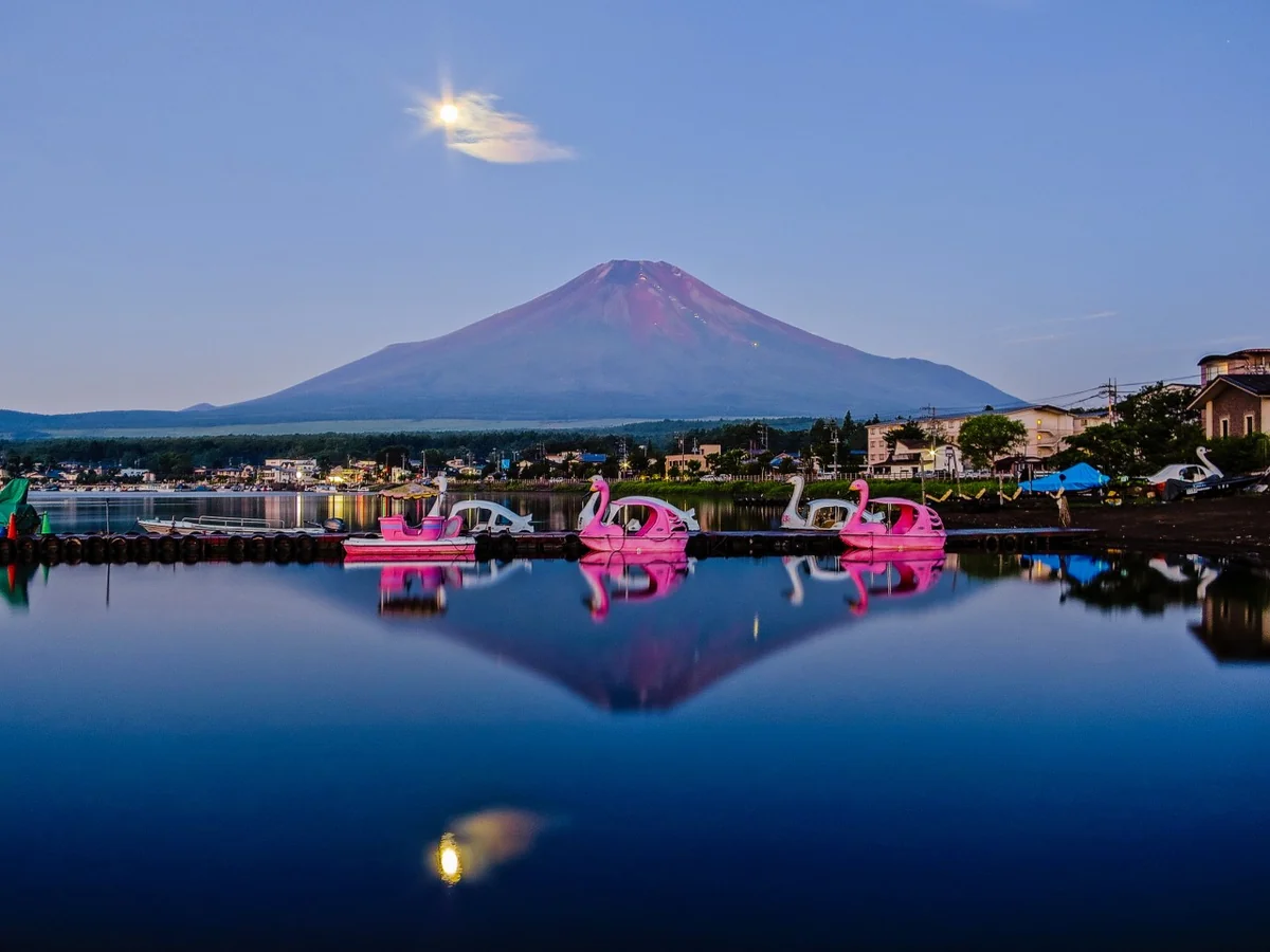 投稿写真：彩雲付月と富士山のリフレクション