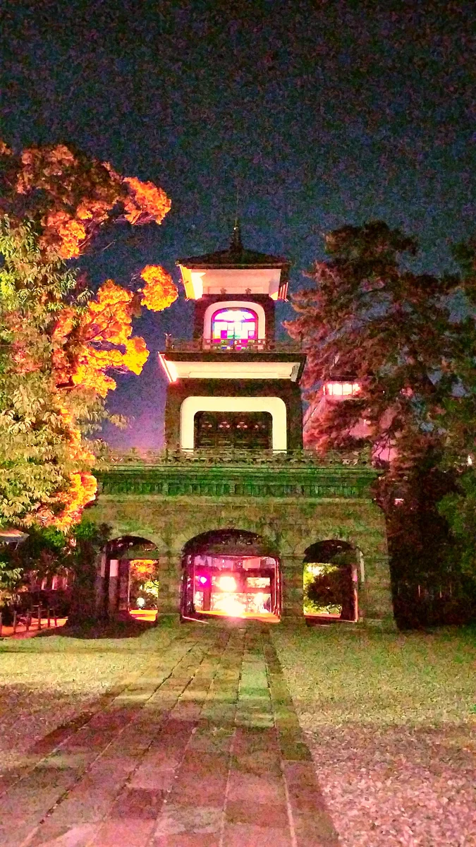 投稿写真：尾山神社の神門夜景
