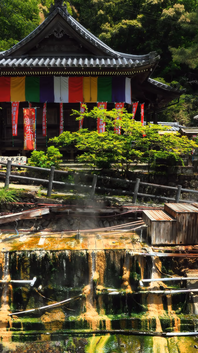 投稿写真：ひなびた温泉街の神社