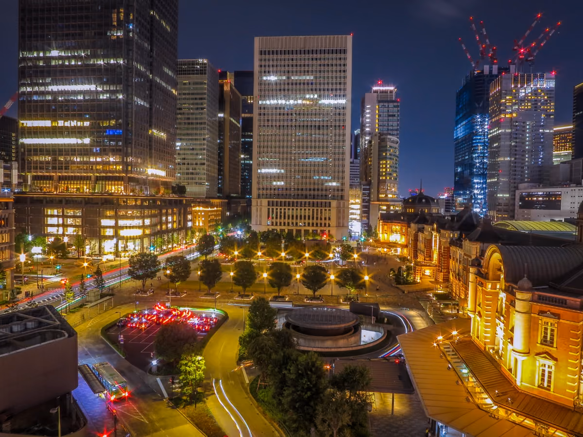 投稿写真：東京駅丸の内駅前広場の夜景