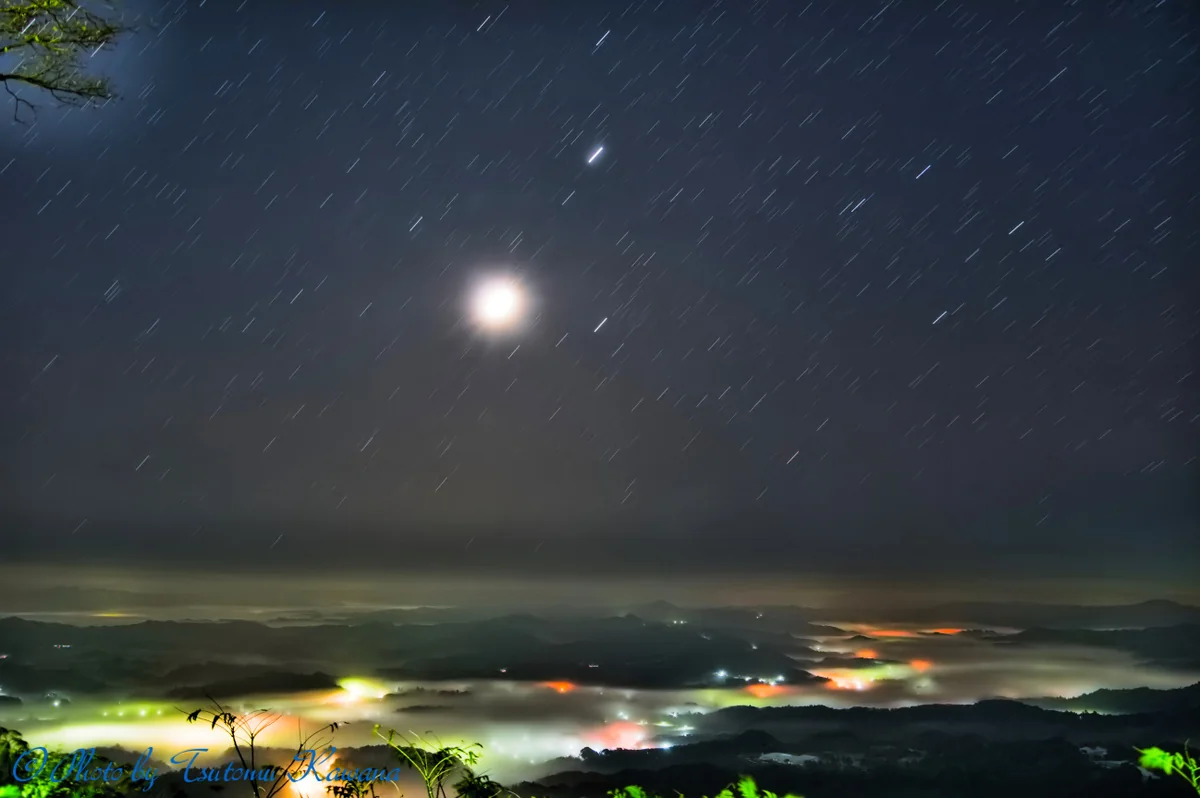 投稿写真：「宙（そら）に輝ける遥かなる星、目覚め行く里山の鼓動」