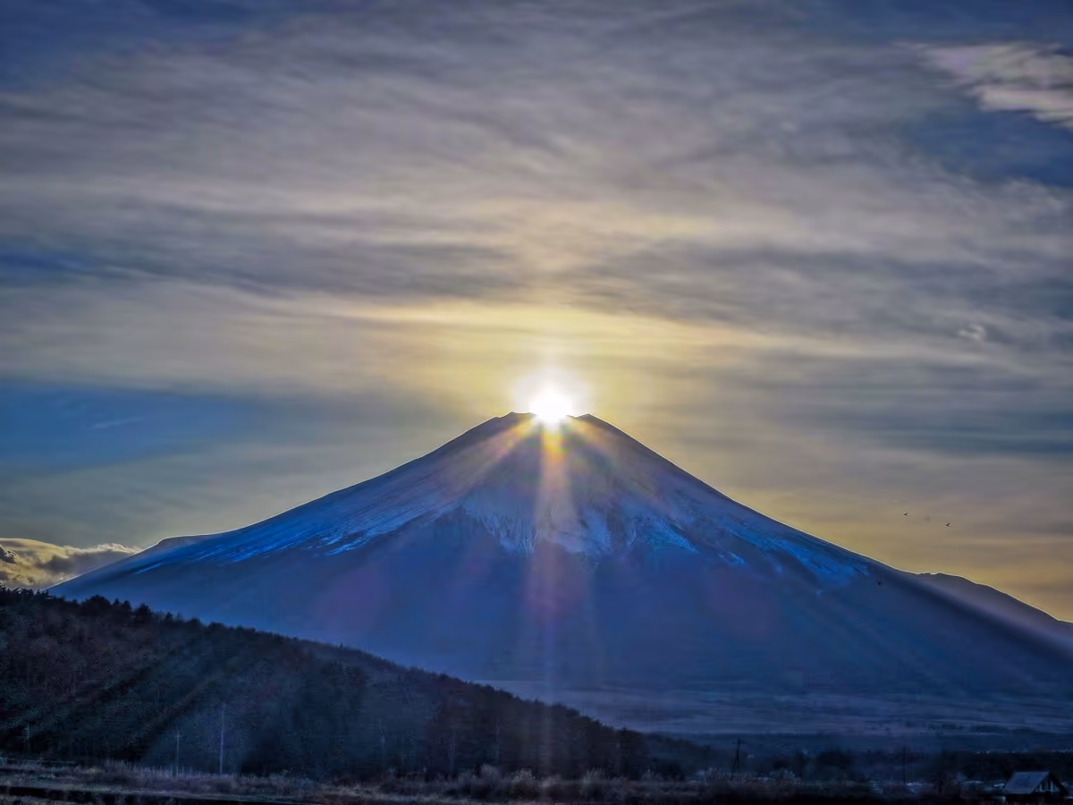 投稿写真：薄雲越しのダイヤモンド富士