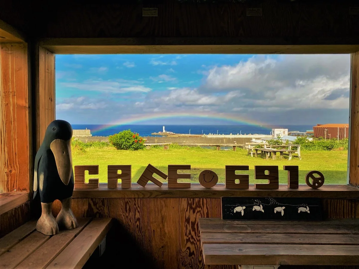 投稿写真：窓のフレームに完璧なアーチ