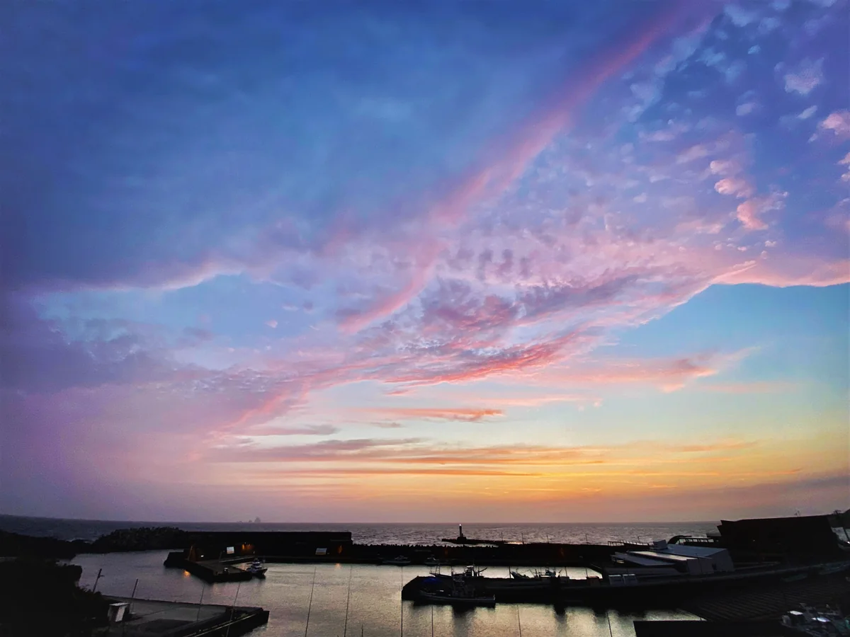 投稿写真：薄くやさしい色の残照