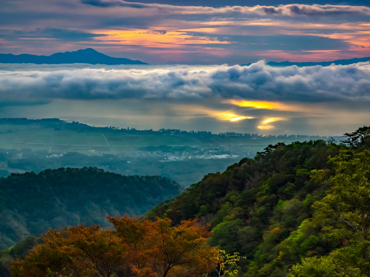 投稿写真：秋晴奥琵琶湖の雲海と紅葉